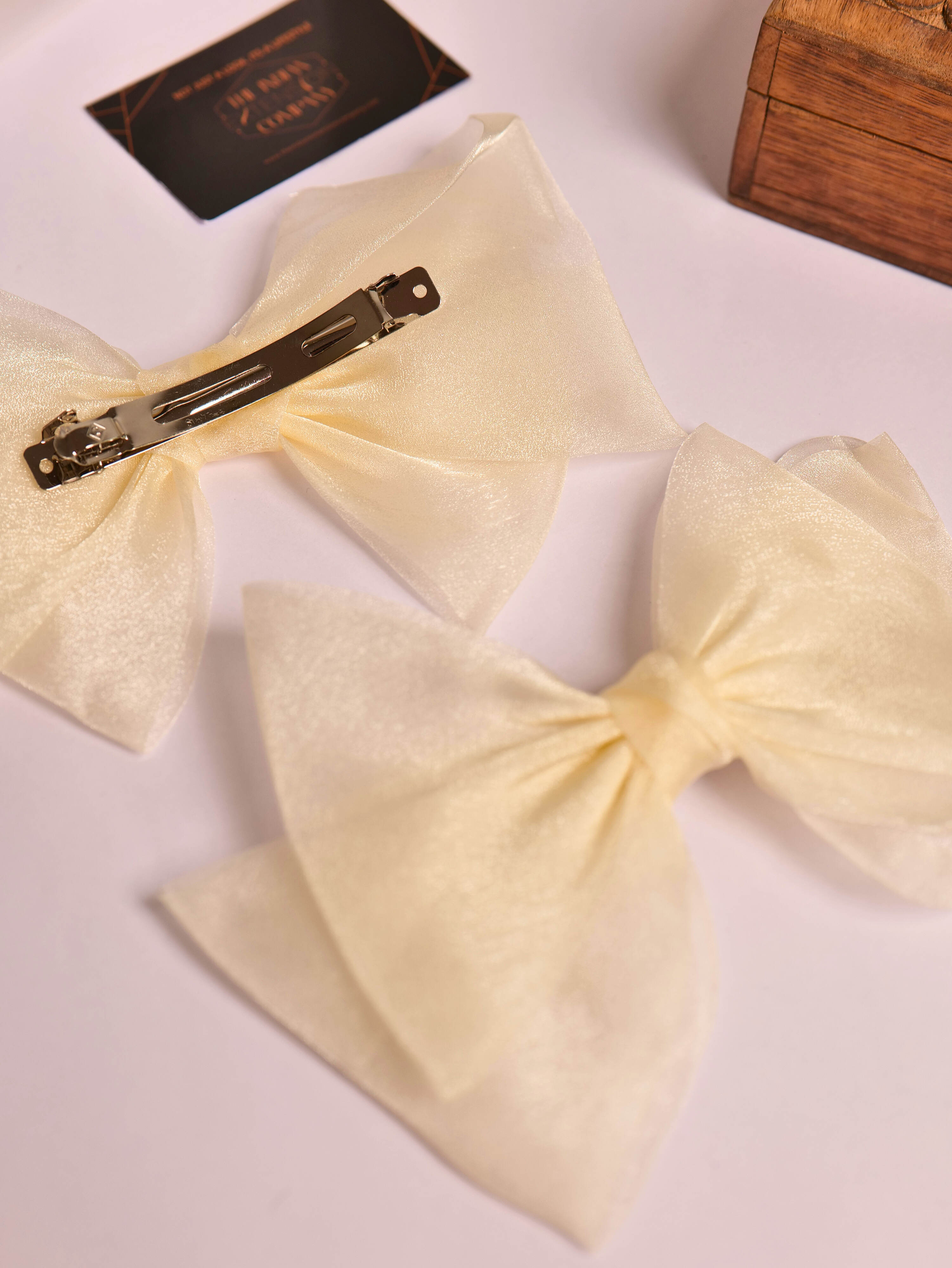 Off White bows