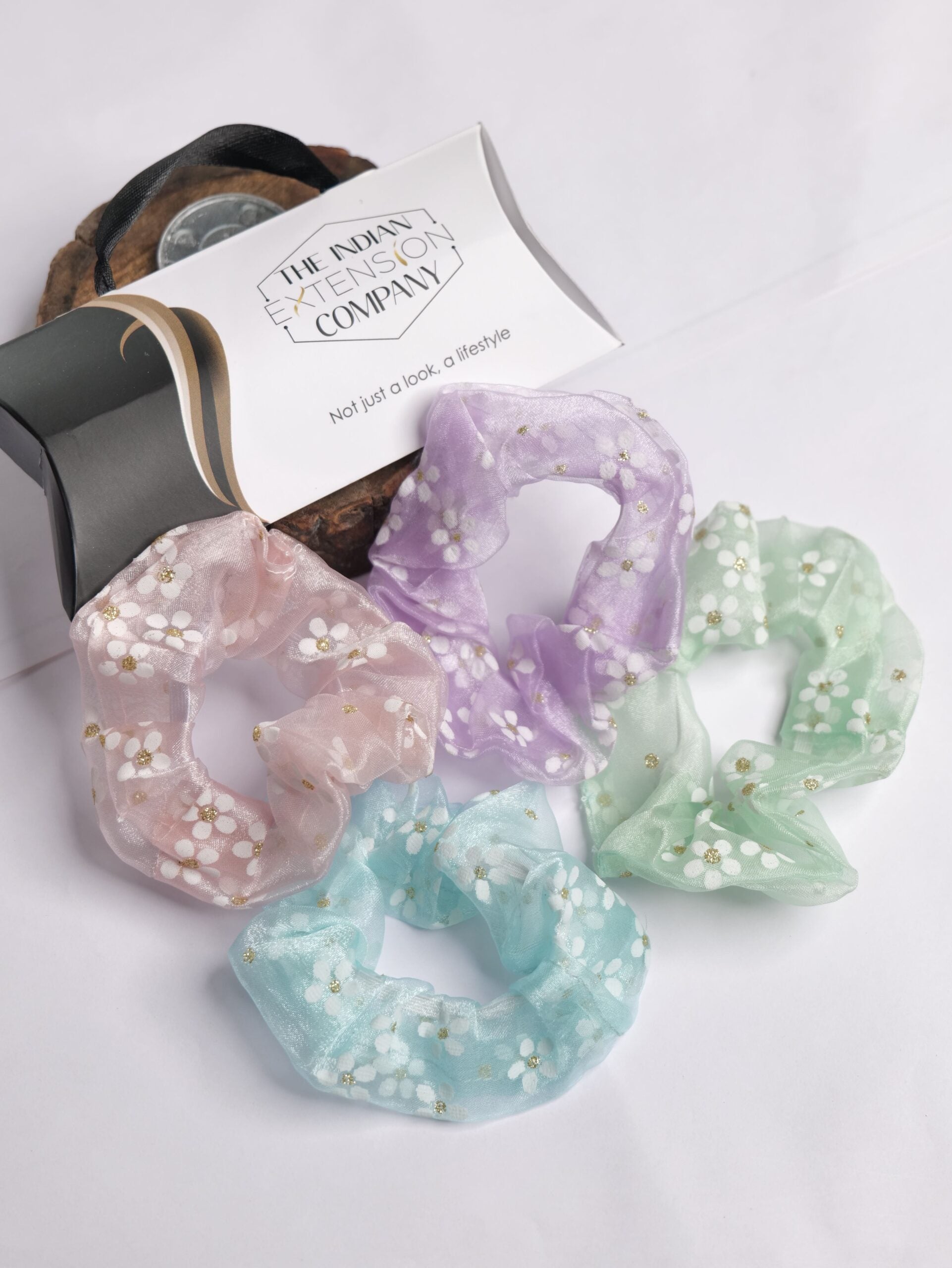 Daisy Organza Scrunchies